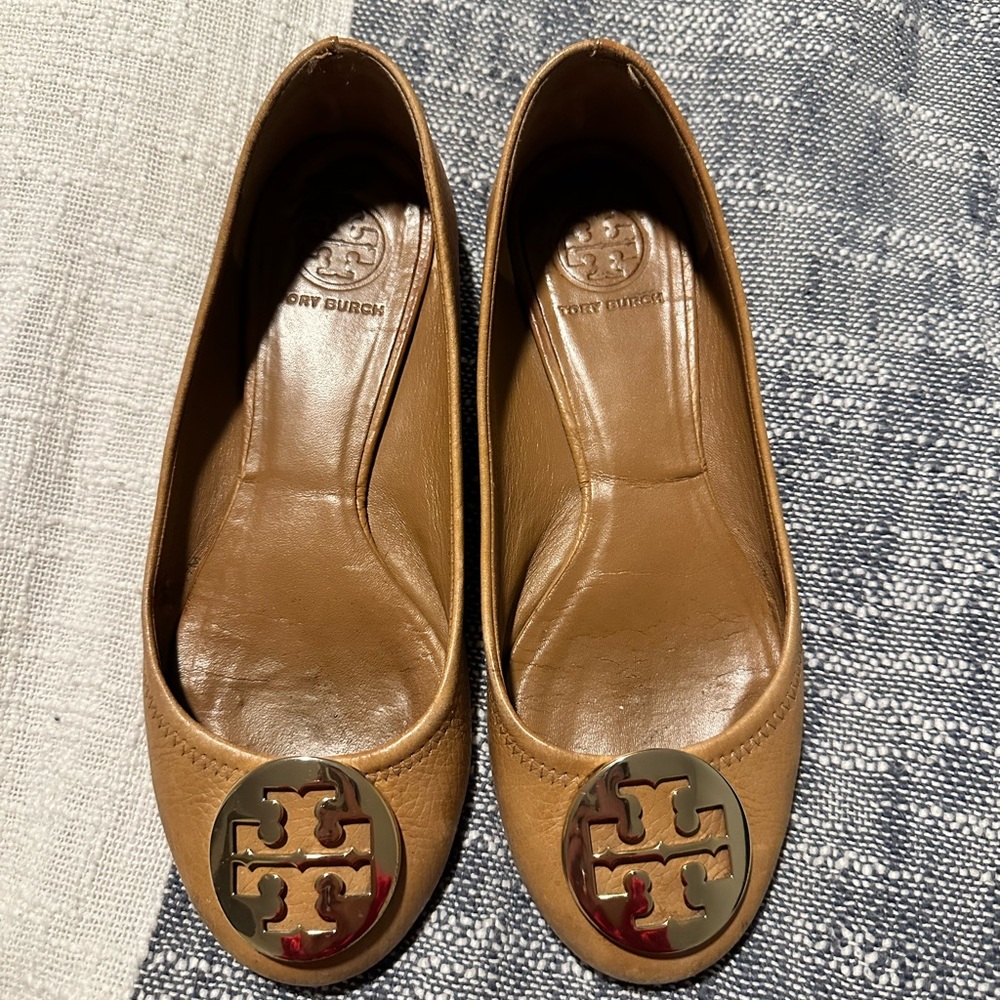 Tory Burch Reva Tan Leather ballet flats - Size 7 rounded toe